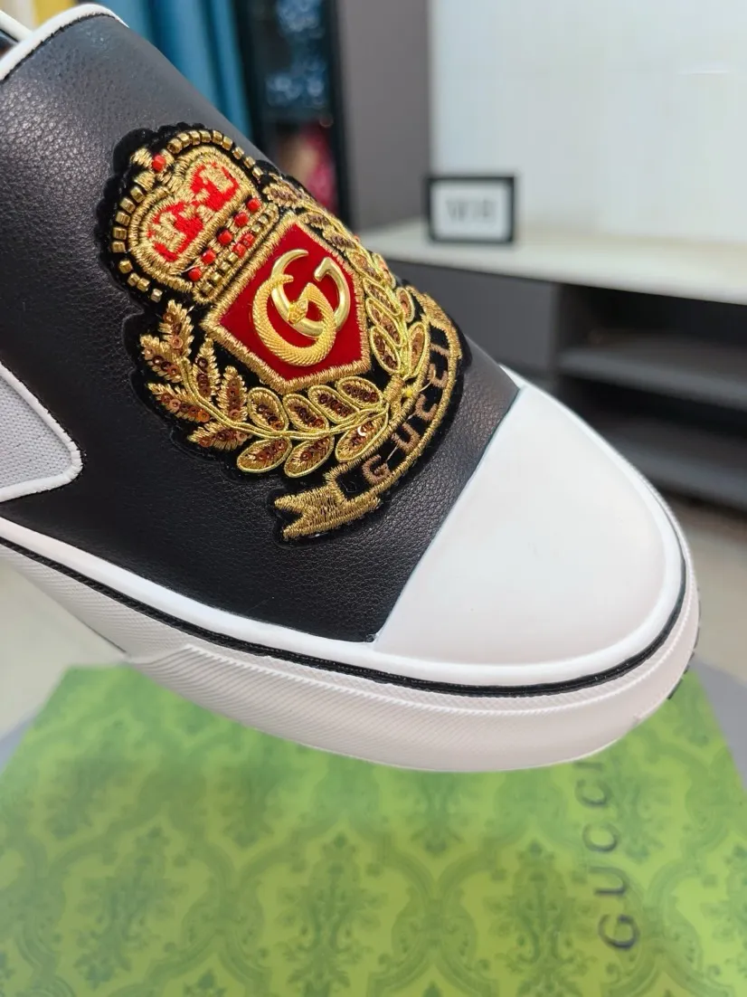 Men's shoes 💰458🌹🌹GUCCI [Gucci] New high-end brand of men's shoes, the latest fashionable casual men's shoes, trendy and versatile, relaxed and sporty style, uppers imported from Italy, first-layer cowhide, genuine leather lining, and ultra-fine workmanship. Original personalized fashionable rubber wear-resistant outsole, light and comfortable on the foot, size 38-44
